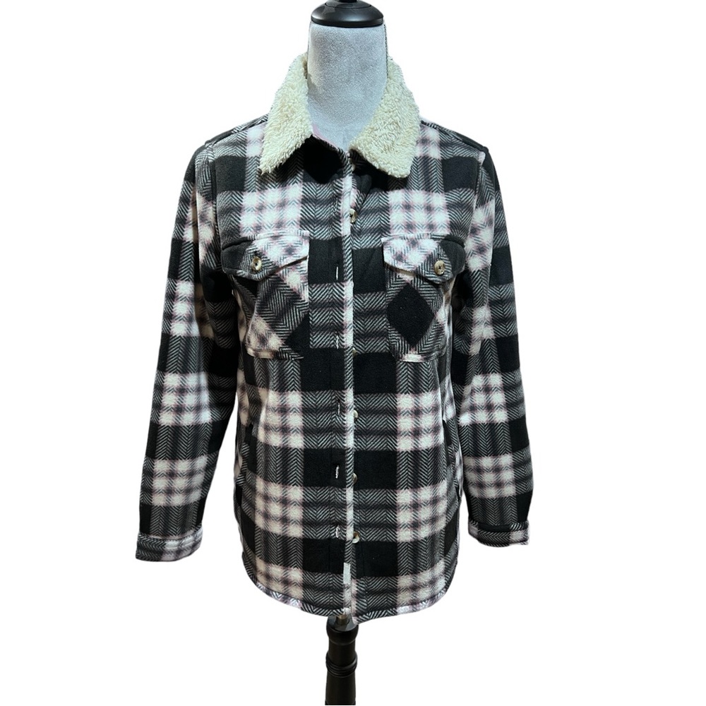 NWT Soho Threads flannel. Women’s XS . Pink/blue/white. Fuzzy inside